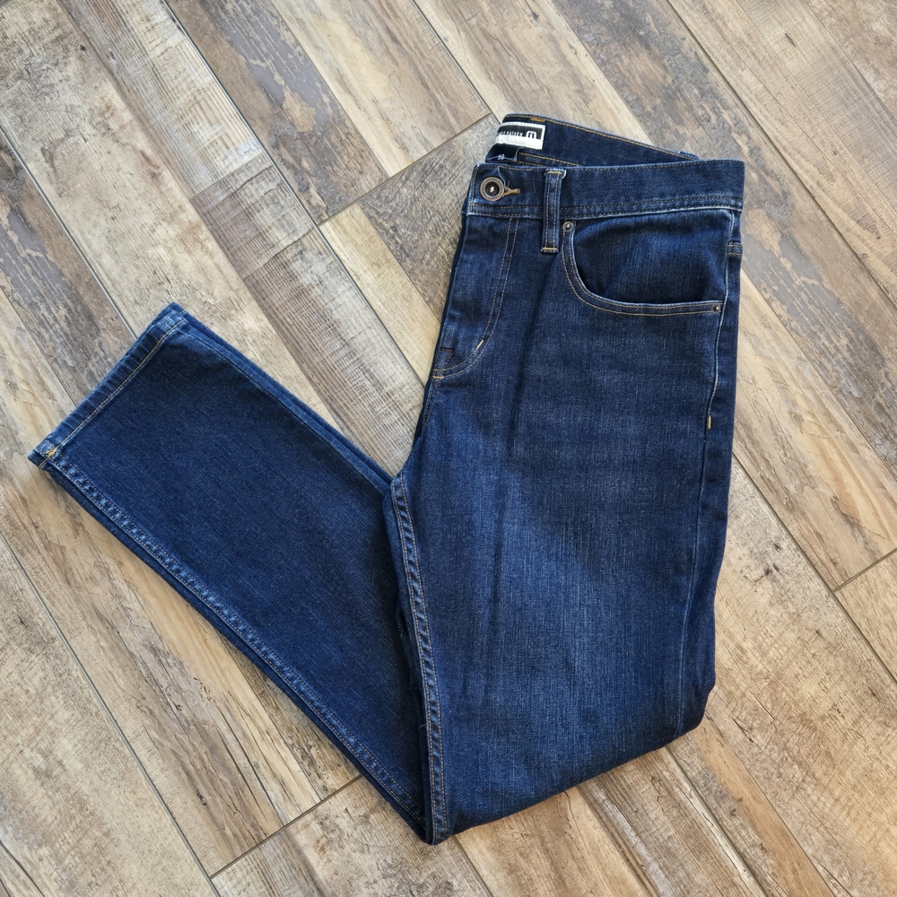 TravisMathew Dark Wash Slim Straight Jeans |Size 32 x 31 | Versatile Performance